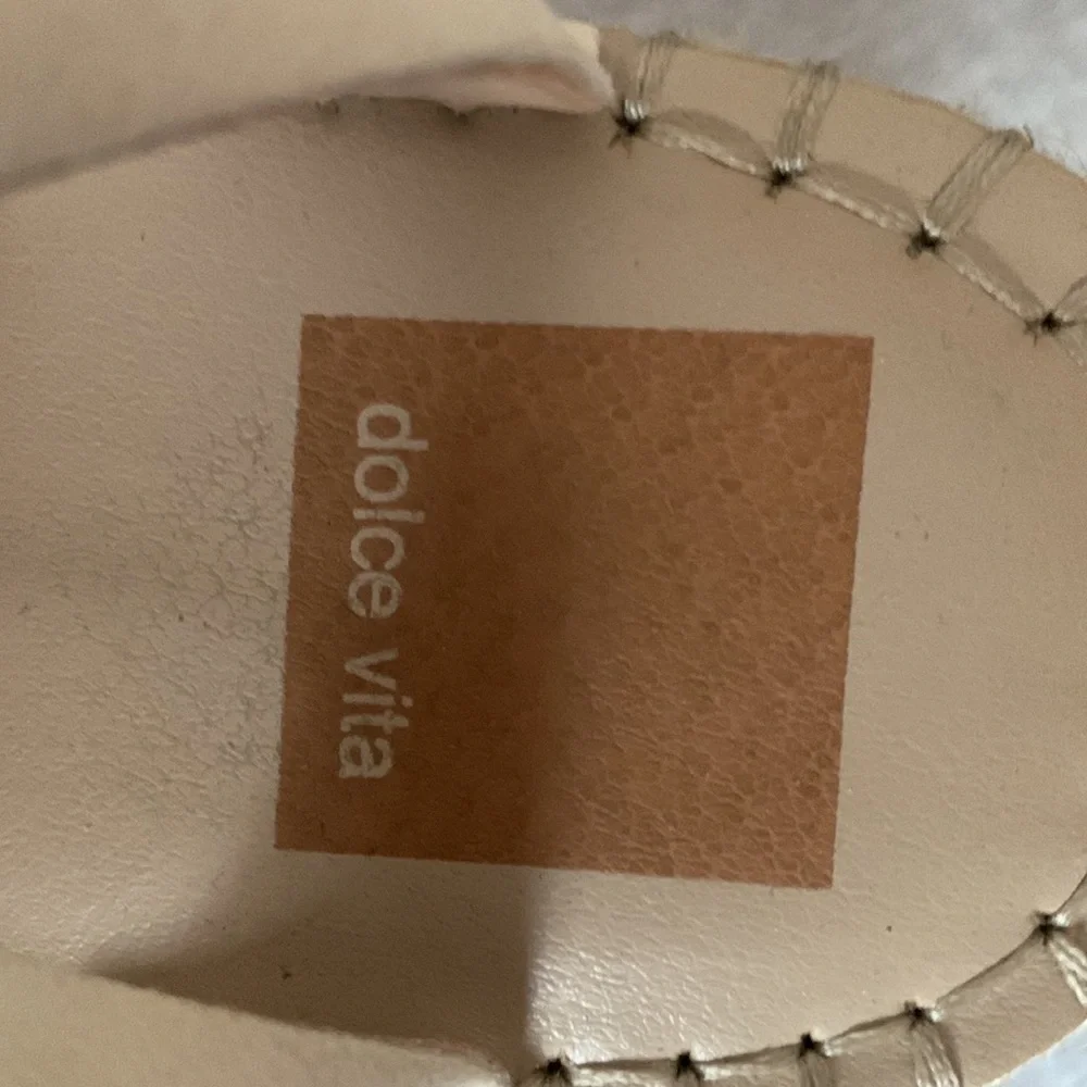 Dolce Vita cream wedge sandals - Picture 2 of 4